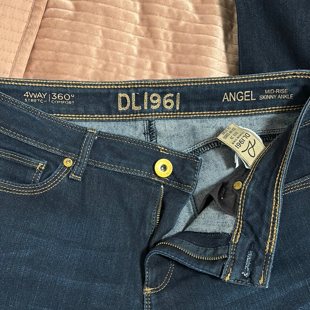 DL1961 Mid-Rise Skinny Ankle Jeans
